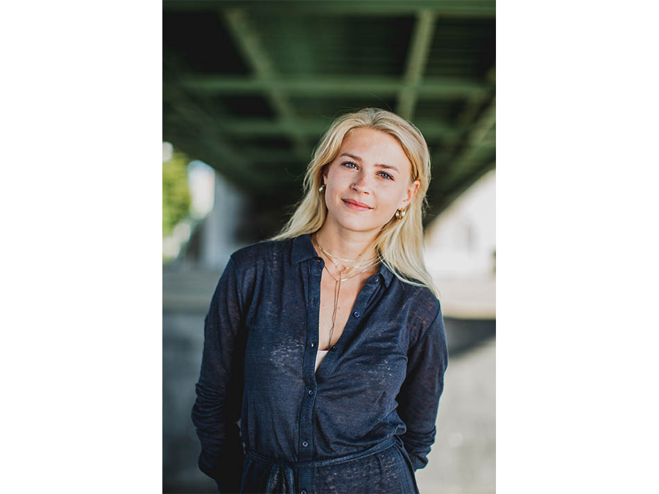 14/20&emsp;&emsp;&emsp;&emsp;Actress Jeanne Karine Goursaud, 2018