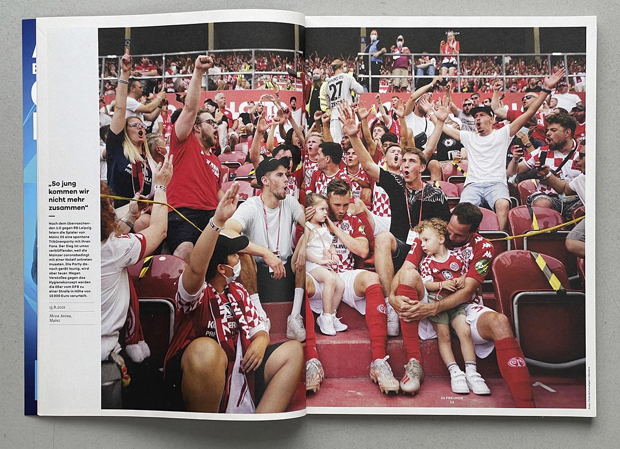 11/83&emsp;&emsp;&emsp;&emsp;11FREUNDE, Mainz 05 players and fans after their win against Leipzig, 2021