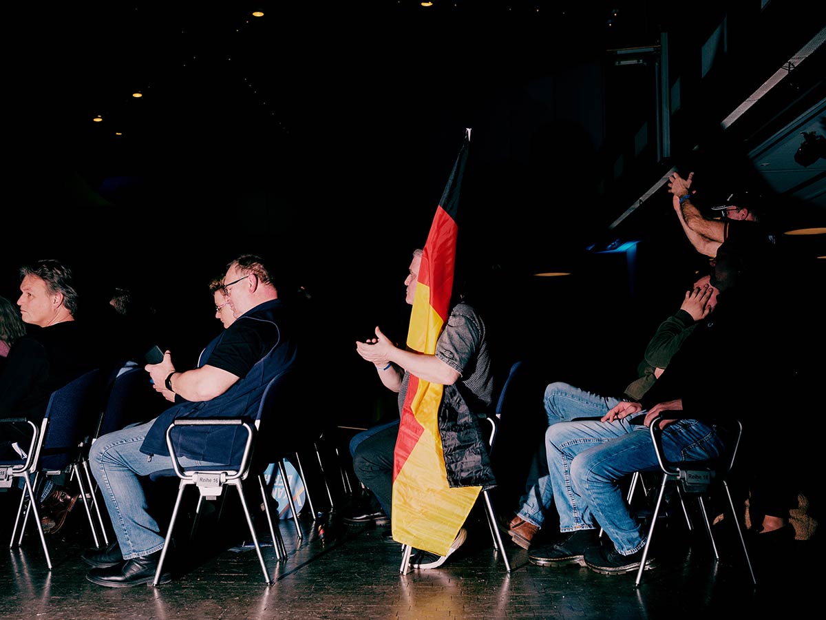 13/21 Supporter at an election rally in Neu-Isenburg, 2025