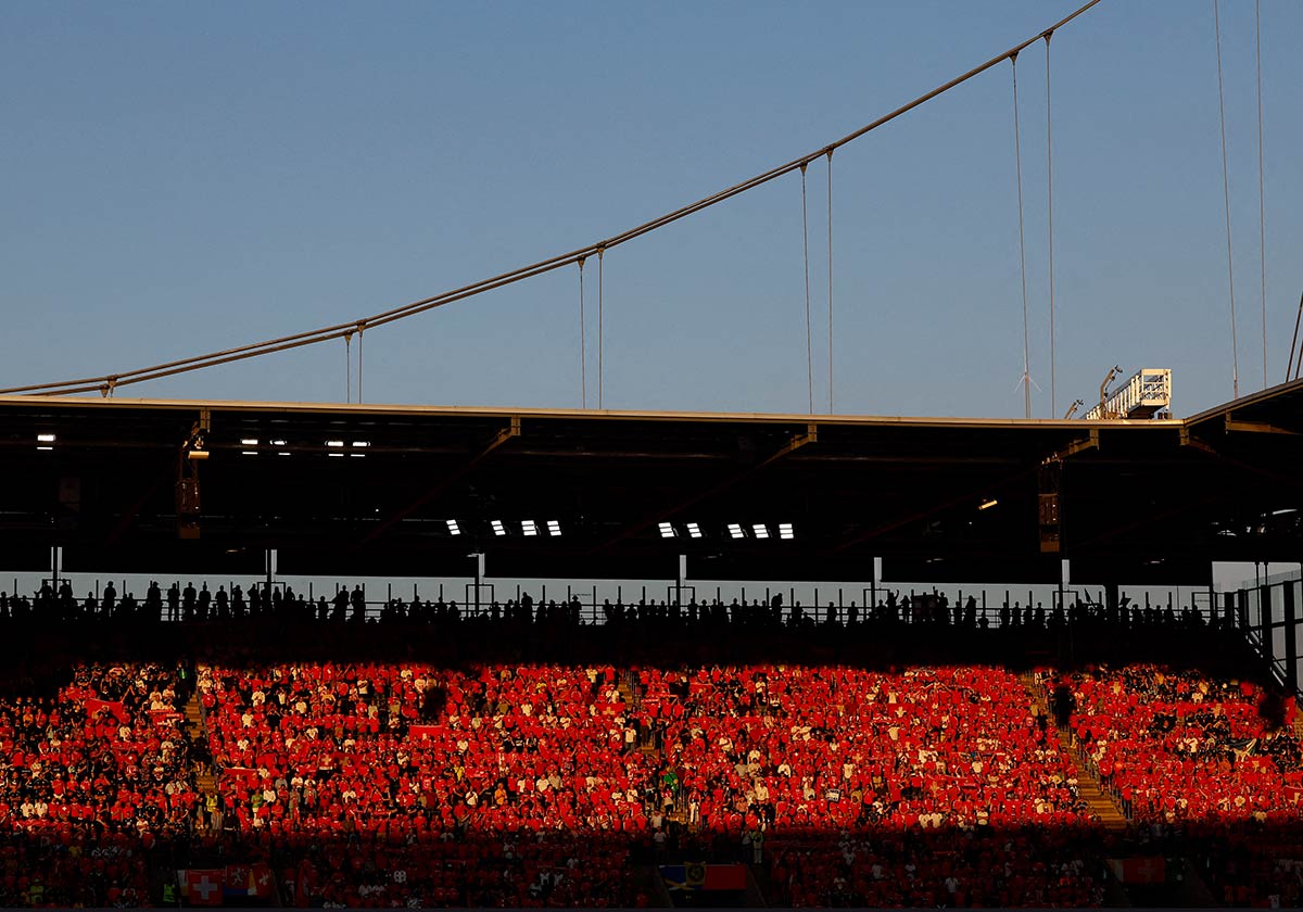 20/25&emsp;&emsp;&emsp;&emsp;Switzerland fans in Cologne