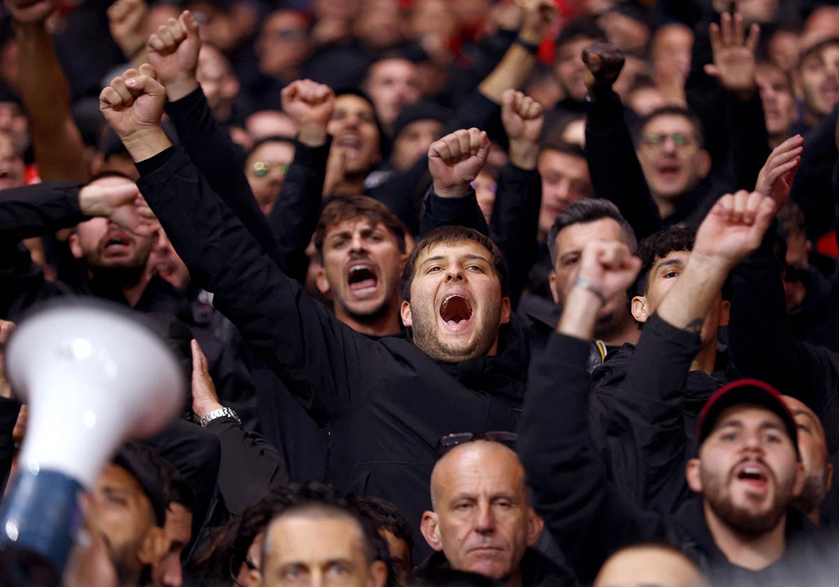 9/21&emsp;&emsp;&emsp;&emsp;AC Milan fans 2024