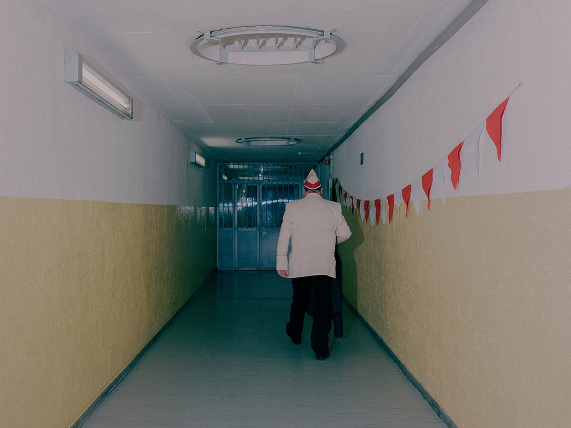 2/8&emsp;&emsp;&emsp;&emsp;Carnival in prison - personal project