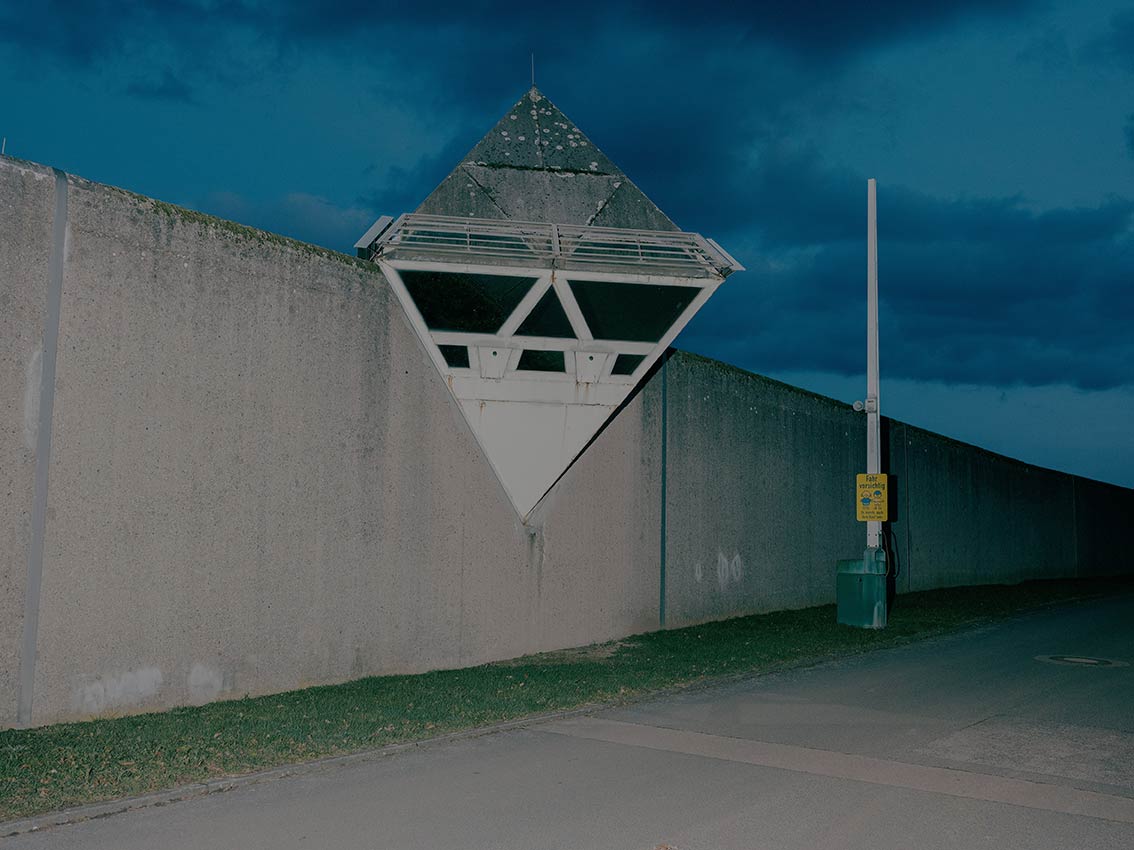 8/8&emsp;&emsp;&emsp;&emsp;Carnival in prison - personal project