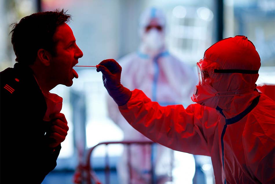 2/10&emsp;&emsp;&emsp;&emsp;Corona test center in Cologne, Germany, March 31, 2020